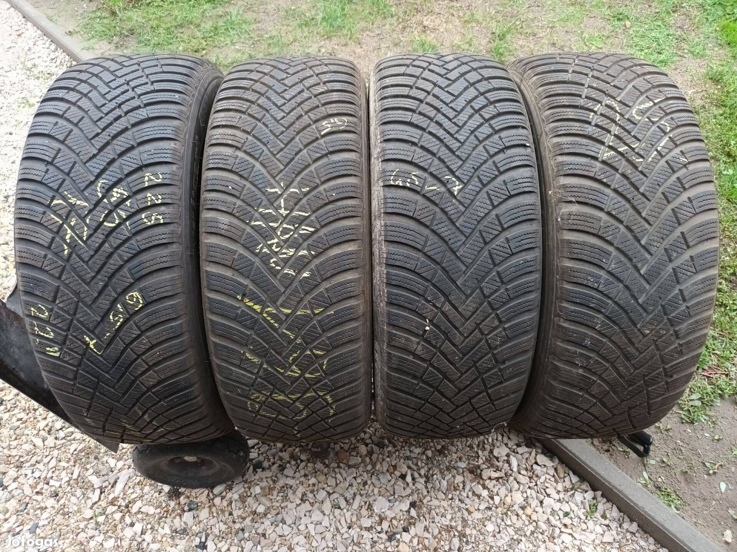 225/55r17 Hankook használt téligumi 4db szép