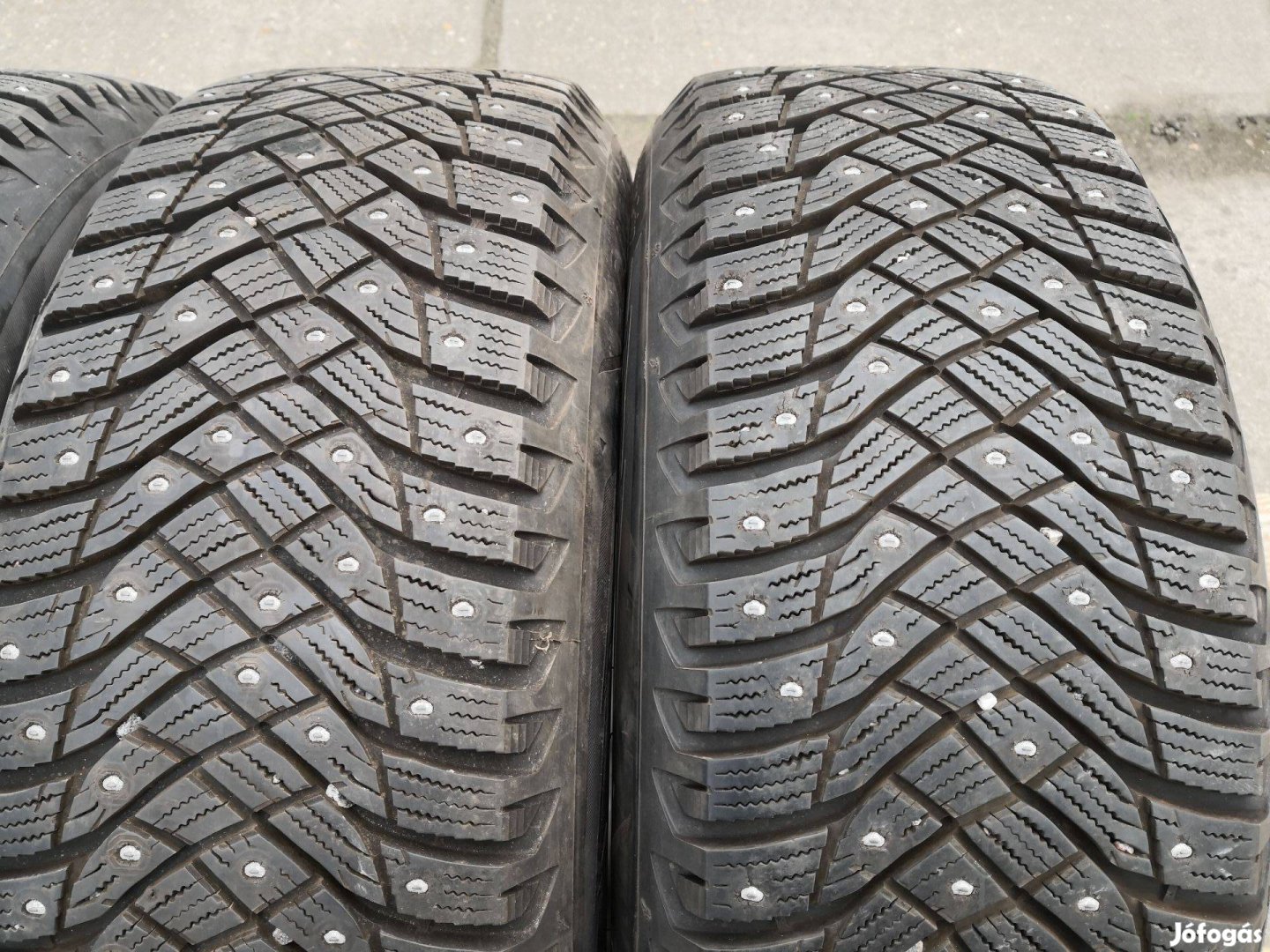 225/60R16 újszerű Goodyear Ultragrip téli gumi