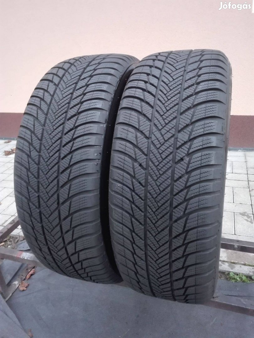 225/60R17 Bridgestone téli gumi 2db 225/60 r17