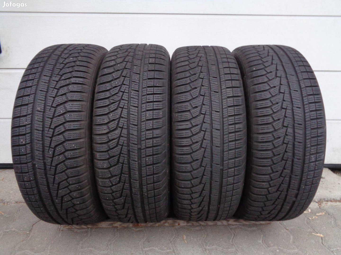 225/60R17 Hankook téli gumi garnitúra jó állapotban eladó