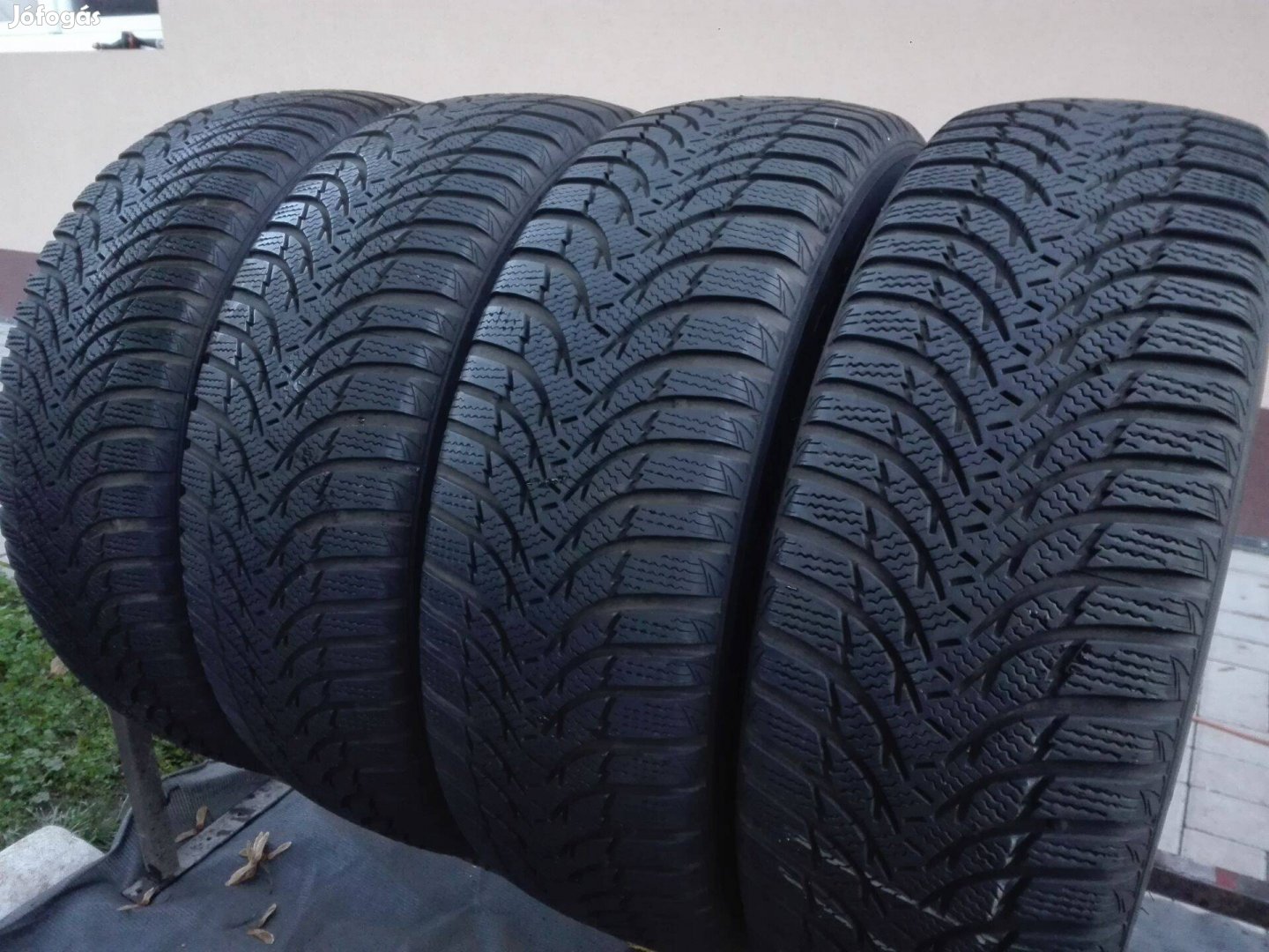 225/60R17 Kumho téli gumi garnitúra 225/60 r17