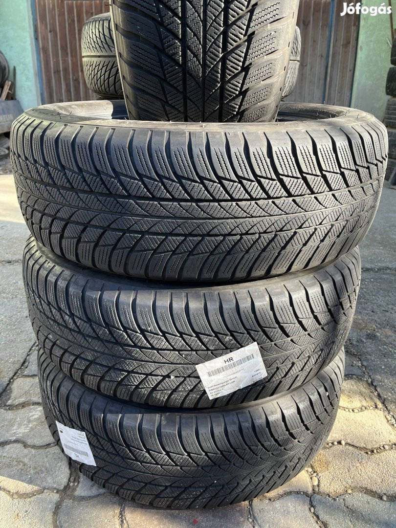225/60R18 Bridgestone 
