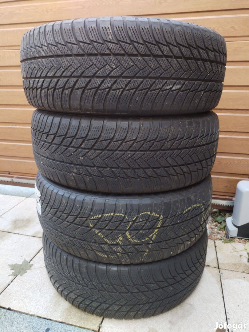 225 60 17 bridgestone 225/60 R 17 téli gumi garnitura