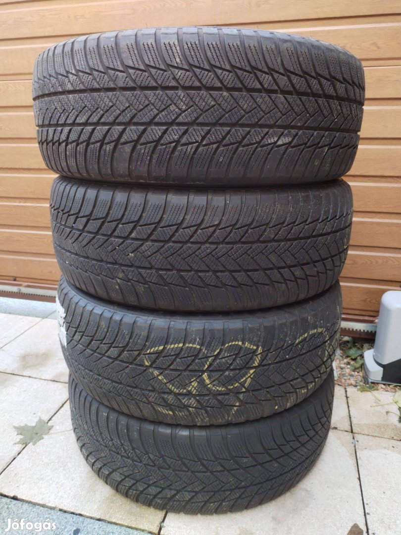 225 60 17 bridgestone 225/60 R 17 téli gumi garnitura