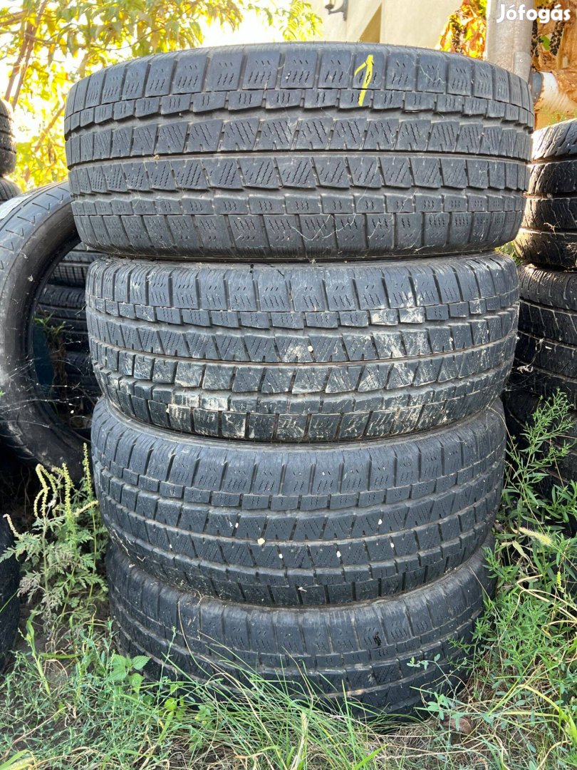 225/60 R17C falken 4db téli gumi