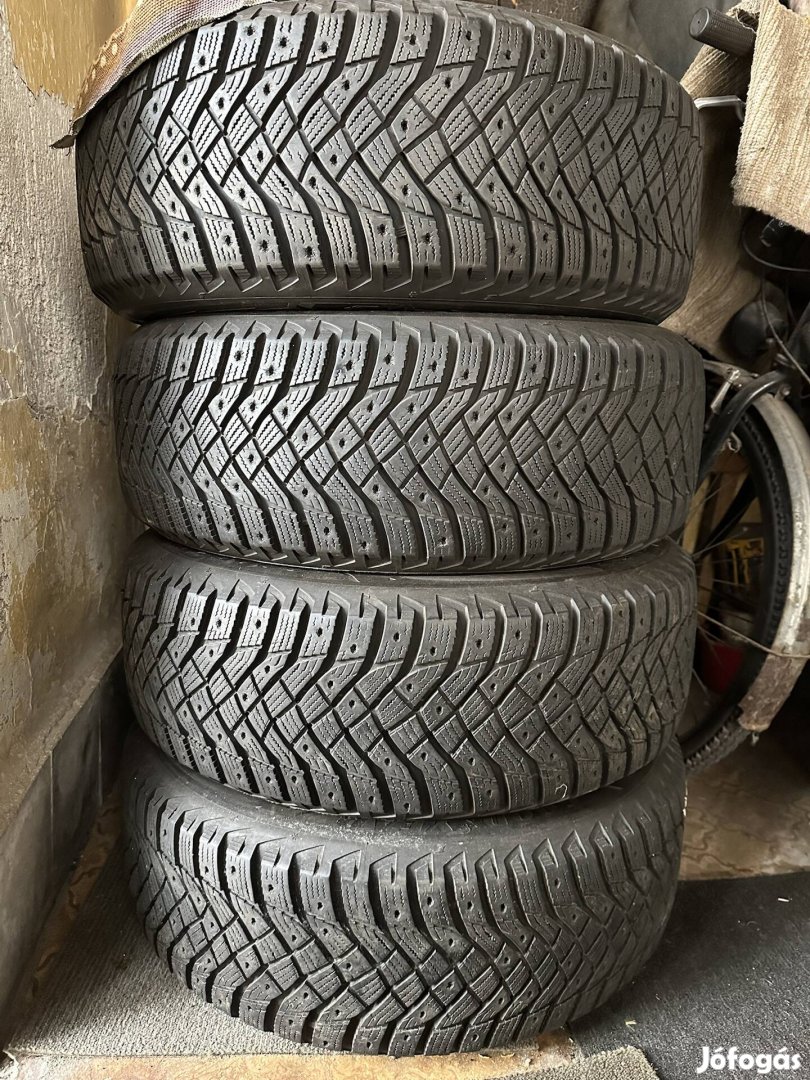 225/60 R17 225/60R17 Goodyear újszerű téli gumi