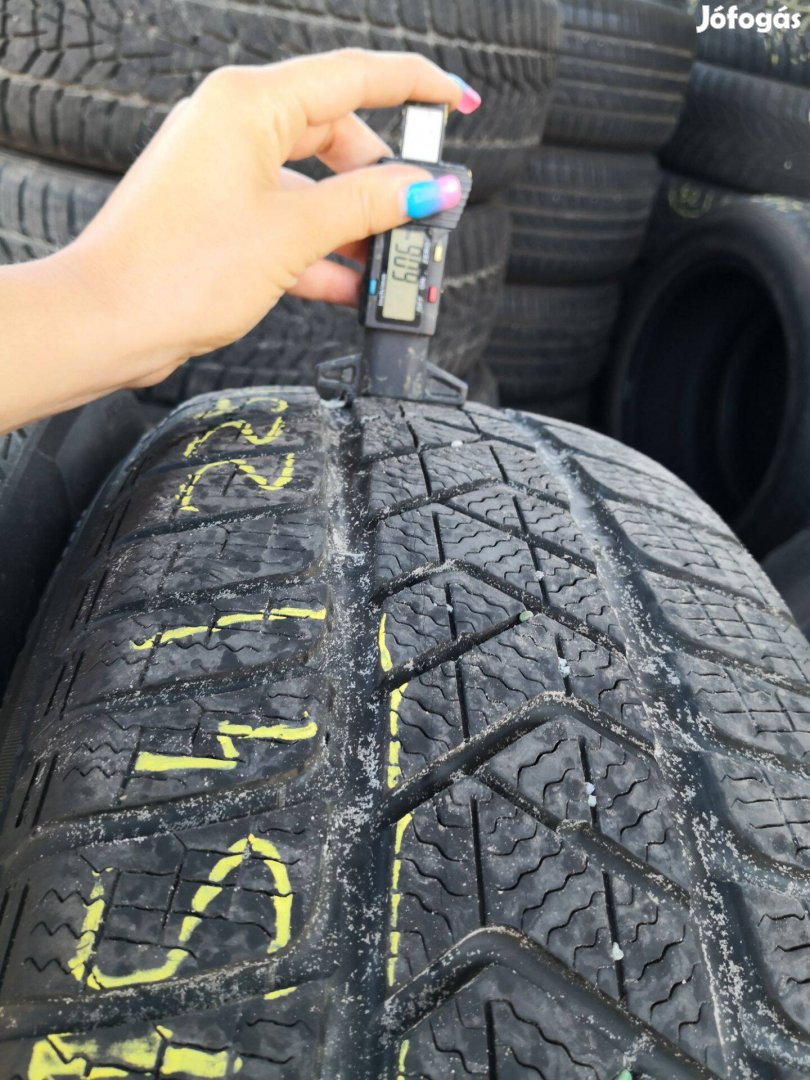 225/60 R17 Pirelli téli gumi 55000ft a 4db/154/