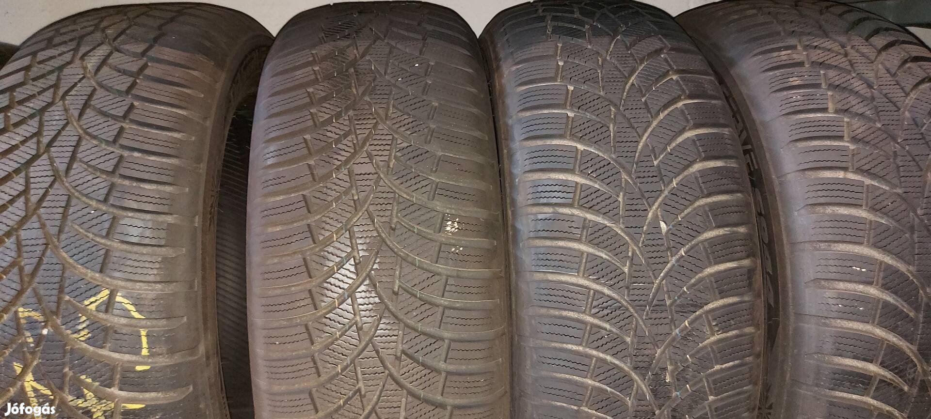 225/60 R17 Toyo téligumi szett