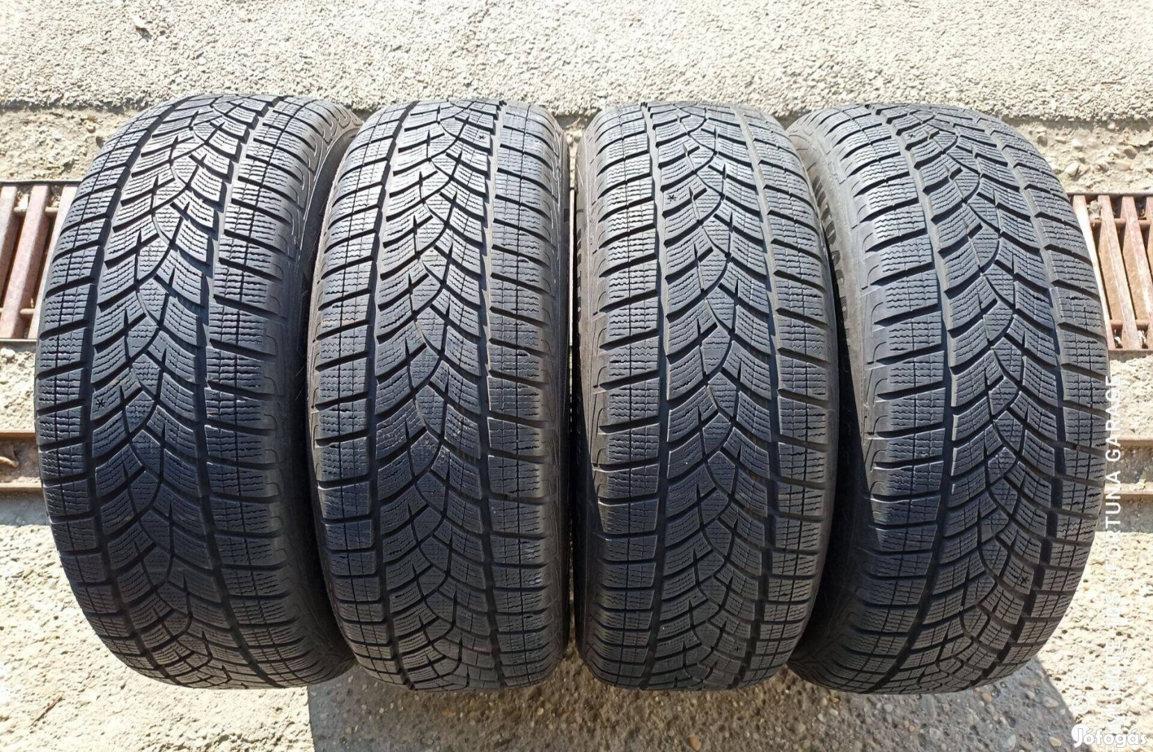 225/60 R17" Goodyear használt téli garnitúra