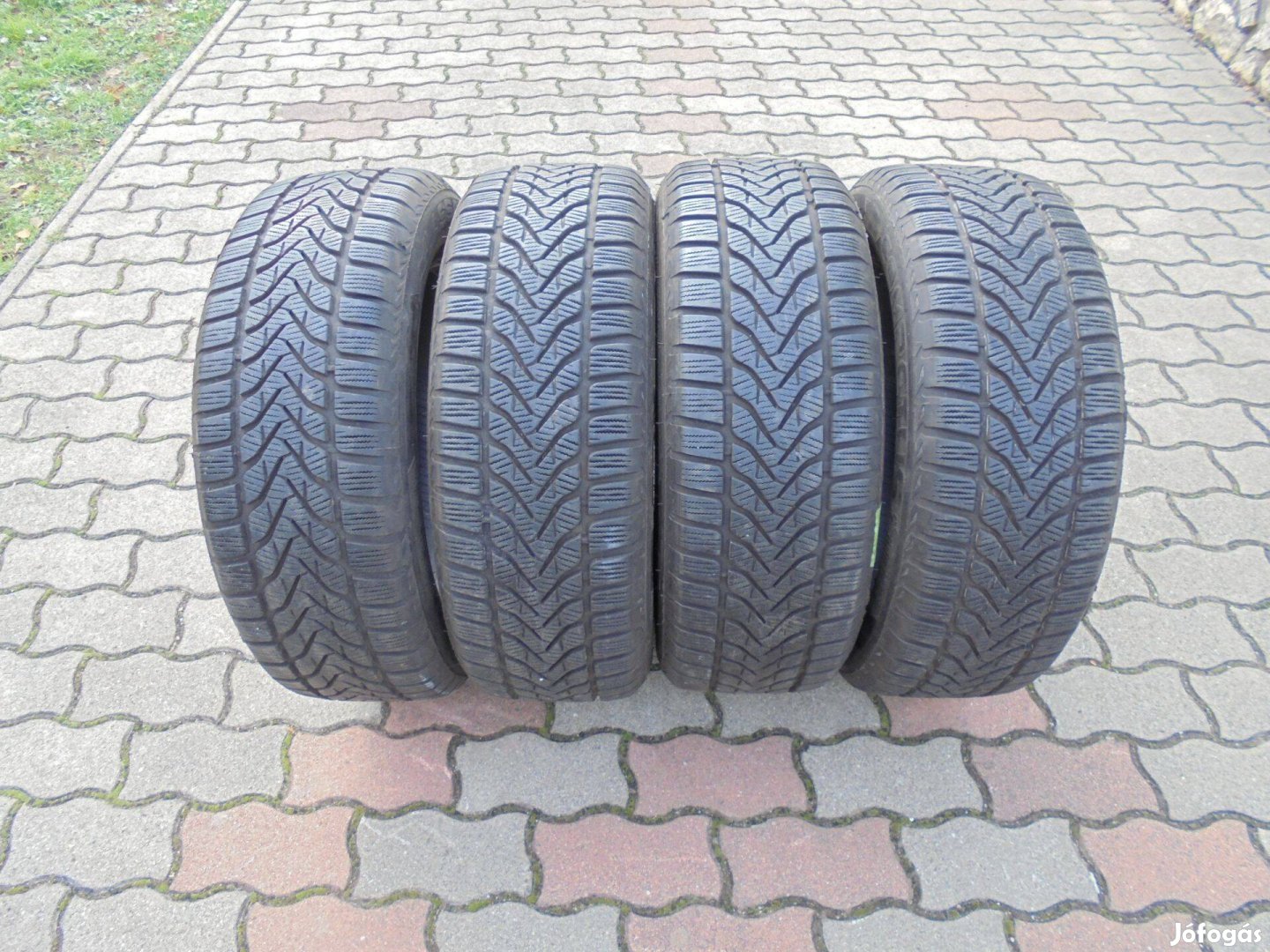 225/60 R 17-es Lassa téli gumi jó állapotban eladó