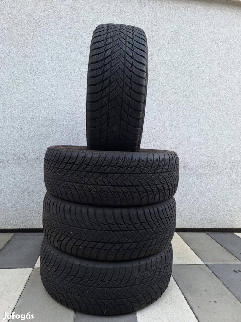 225/60 r17 Bridgestone LM001 téligumi DOT4819