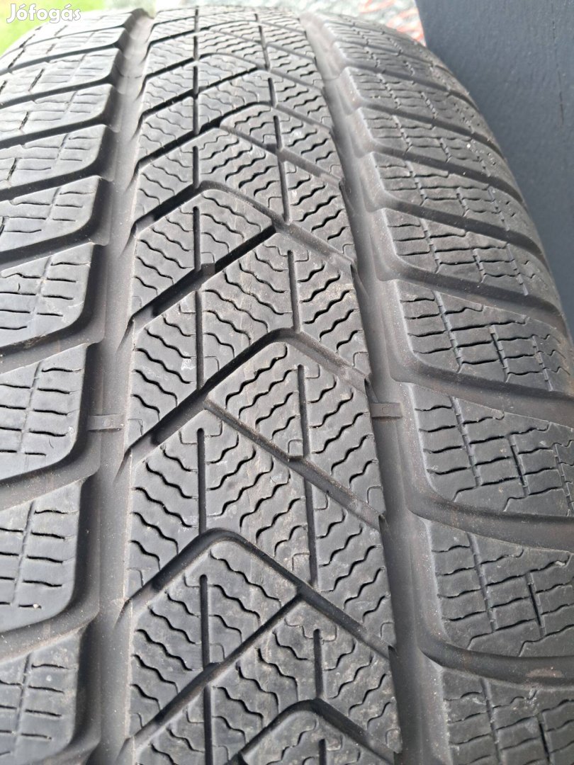 225/60 r17 Pirelli teligumi garnitúra
