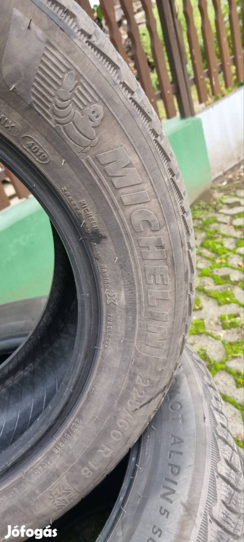 225 60 r18 téli és nyárigumi