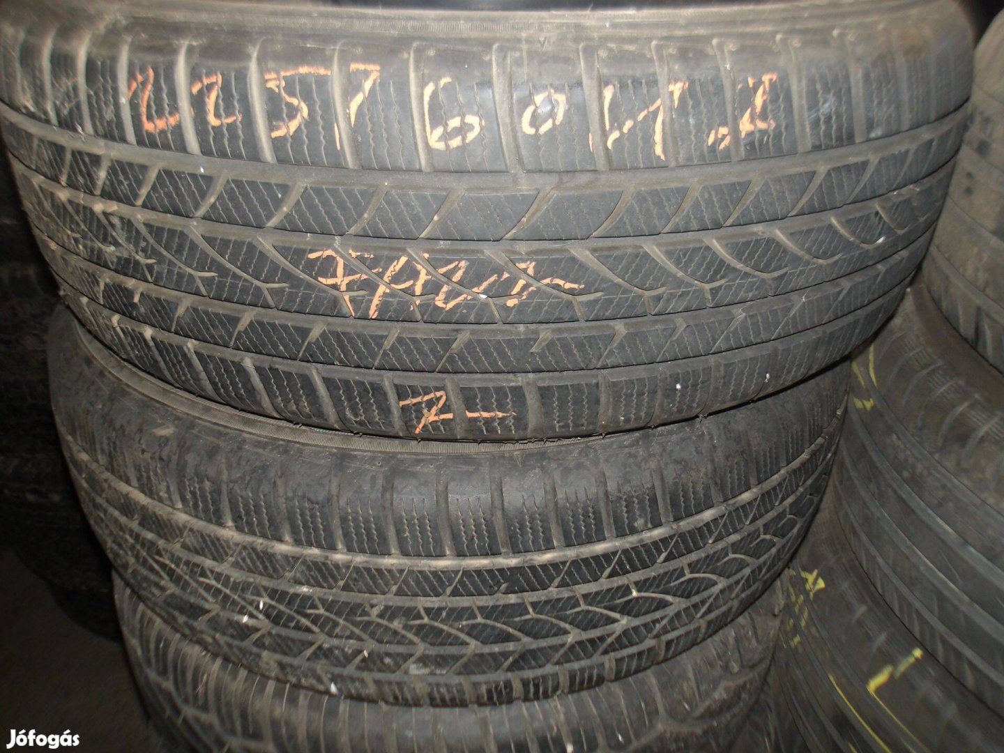 225/60r17 Falken négyévszakos gumi ajándék szereléssel