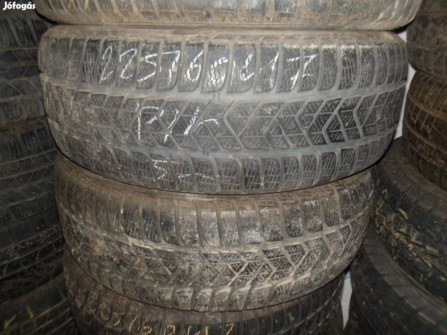 225/60r17 Pirelli téli gumi ajándék szereléssel