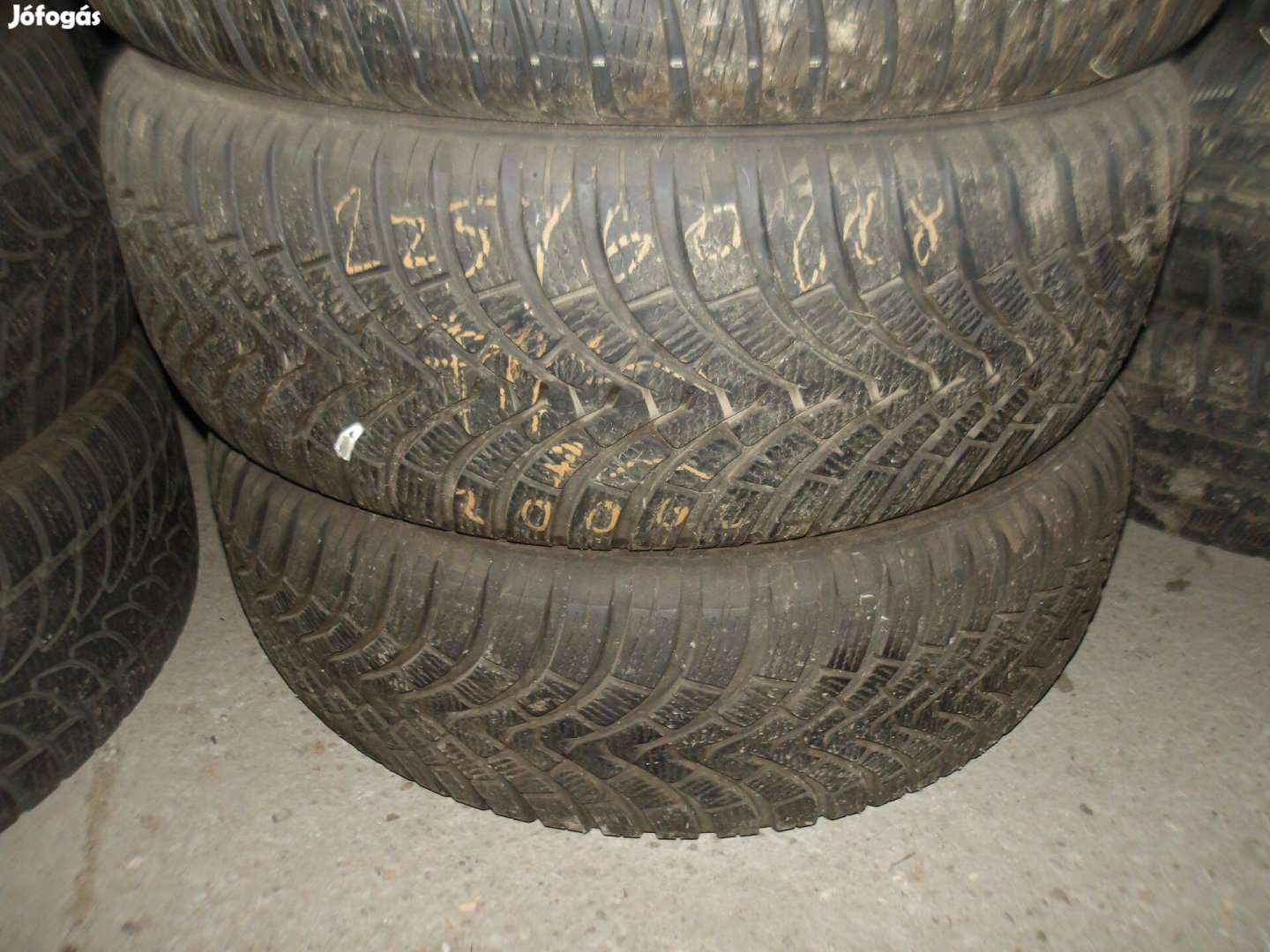 225/60r18 Falken téli gumi ajándék szereléssel