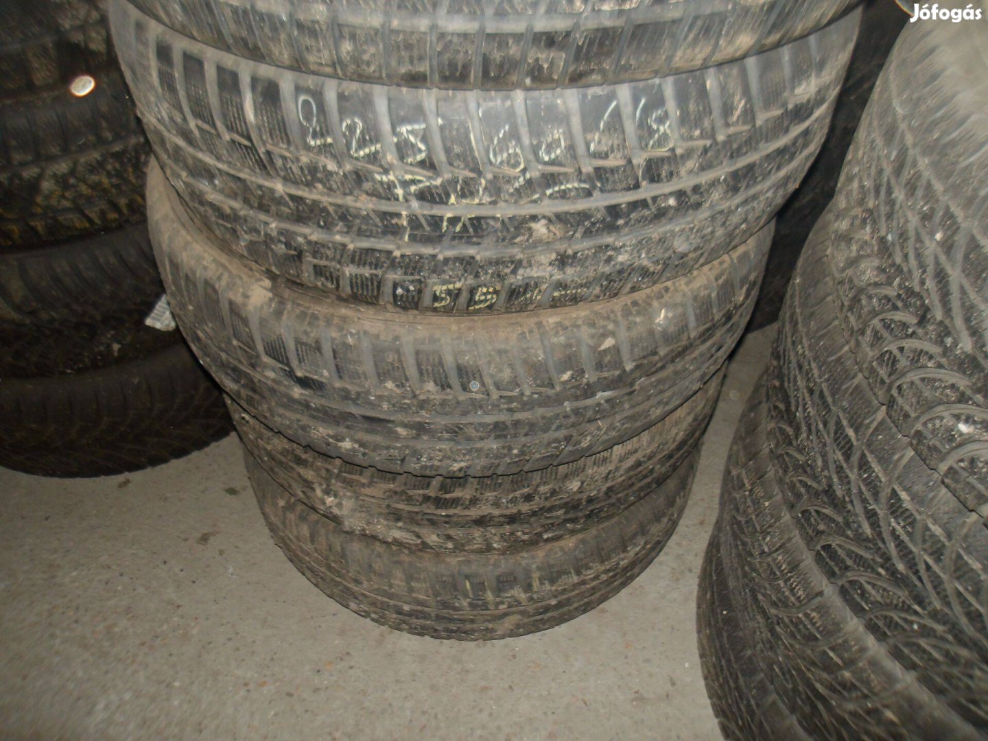 225/60r18 Falken téli gumi ajándék szereléssel