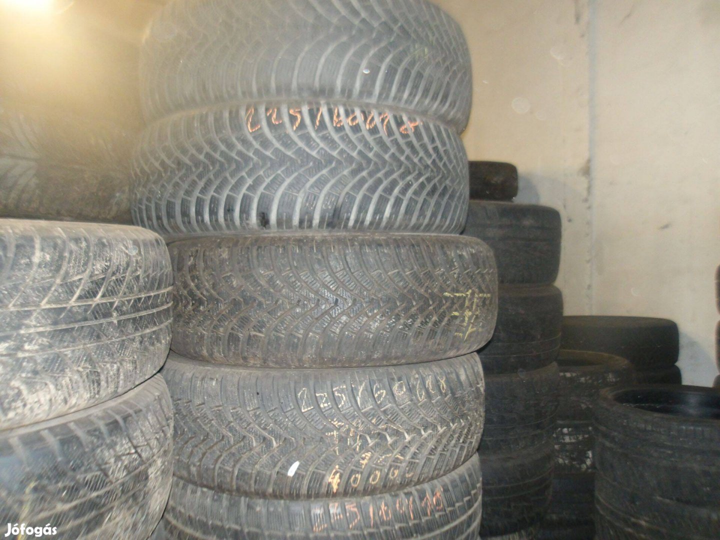 225/60r18 Falken téli gumi ajándék szereléssel