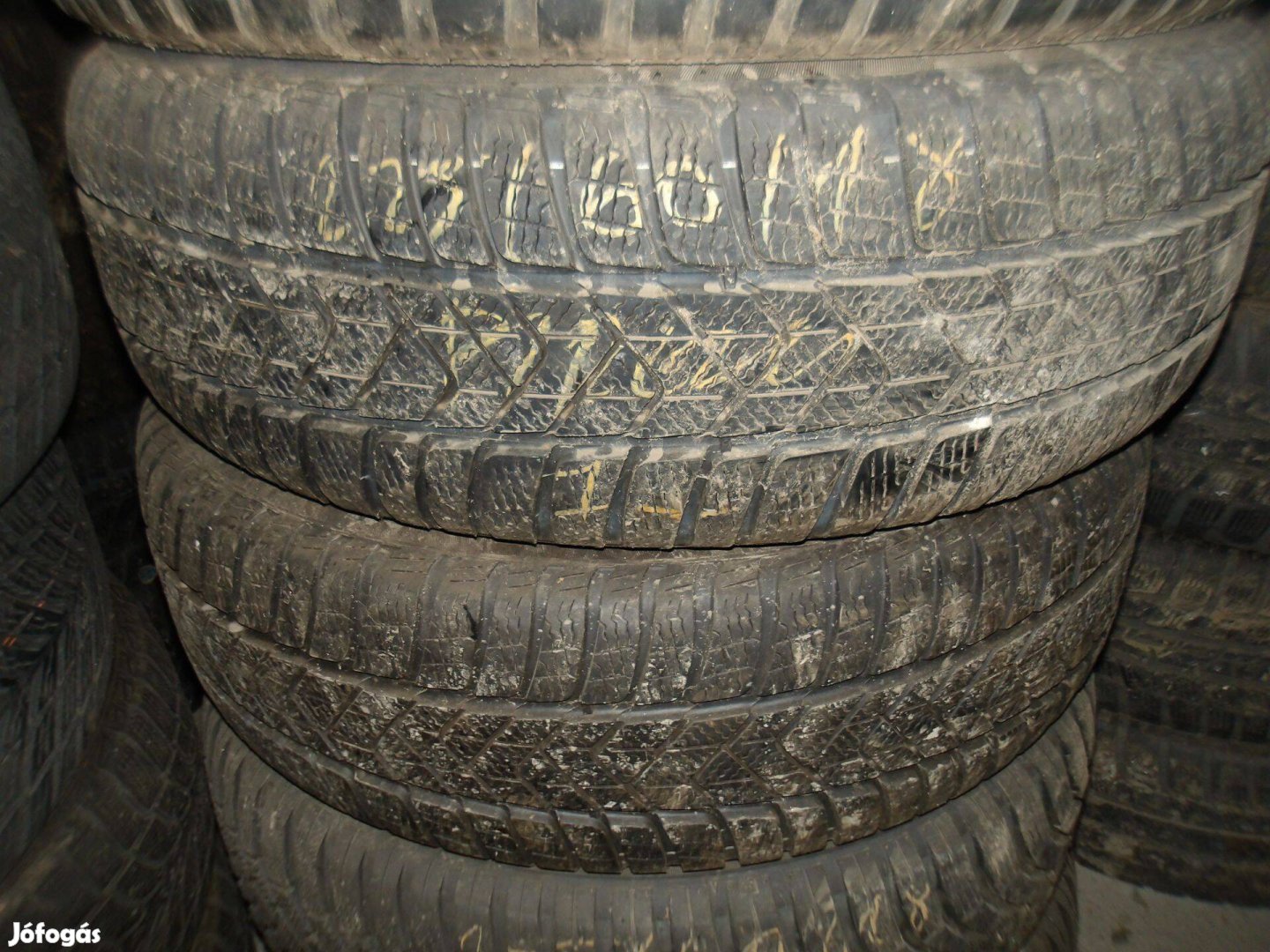 225/60r18 Pirelli téli gumi ajándék szereléssel