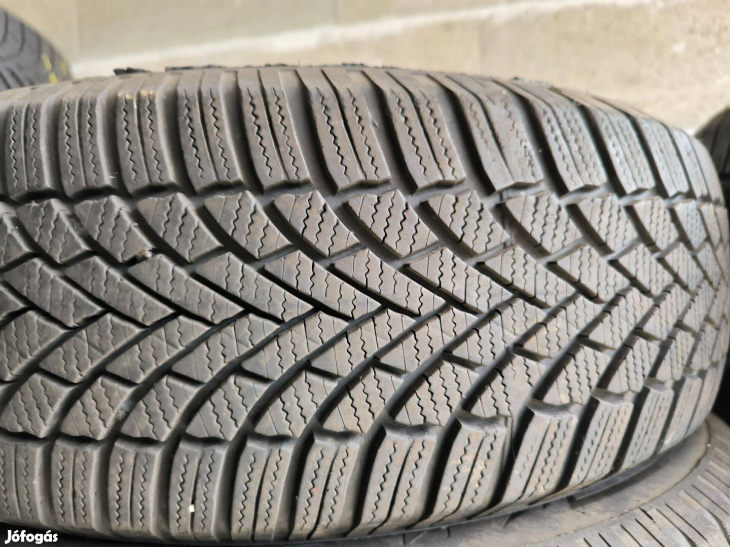 225/65R17 35e/2db Bridgestone téligumi 225/65