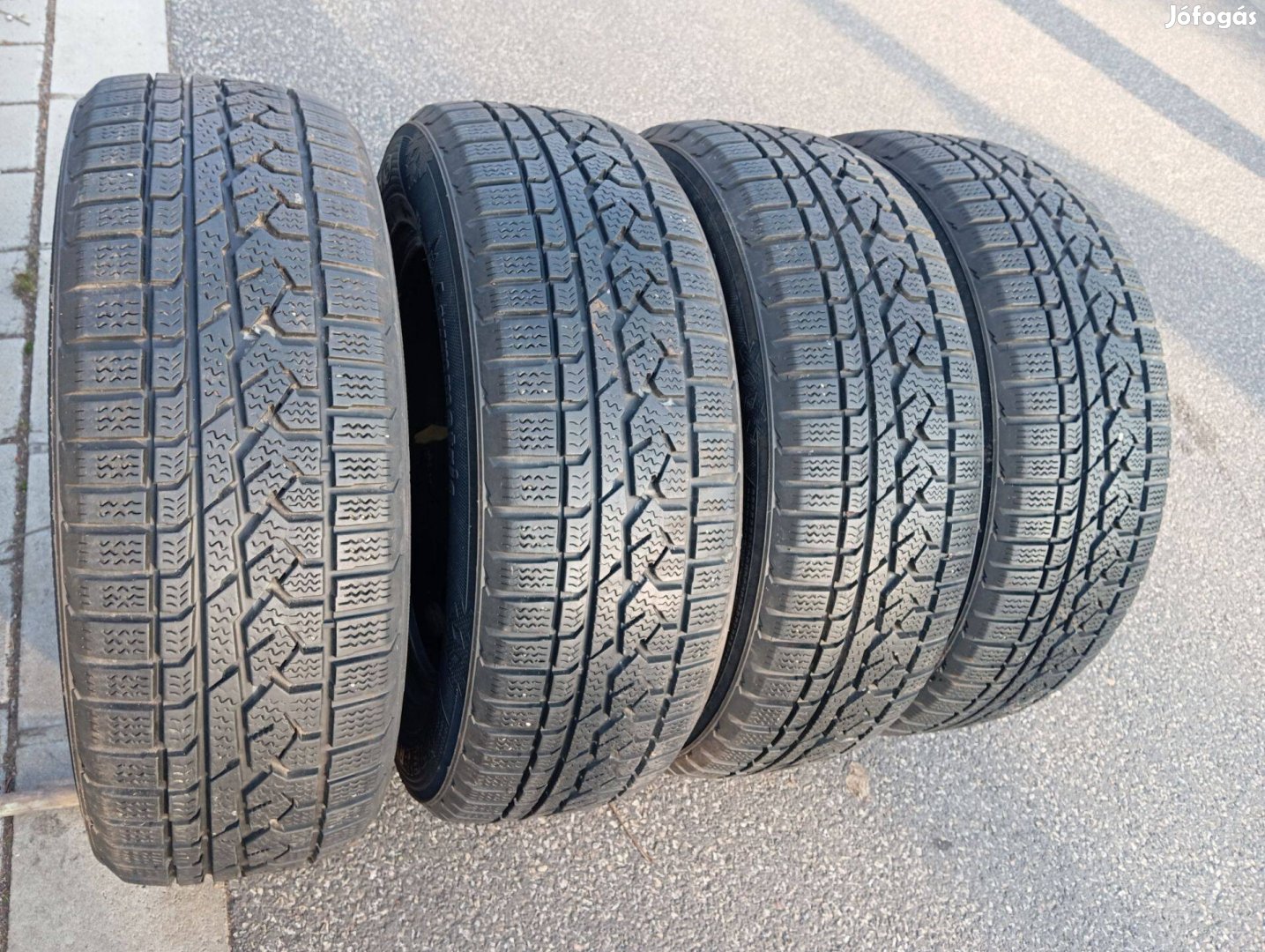 225/65R17 Kumho 90%-os téli gumi garnitúra