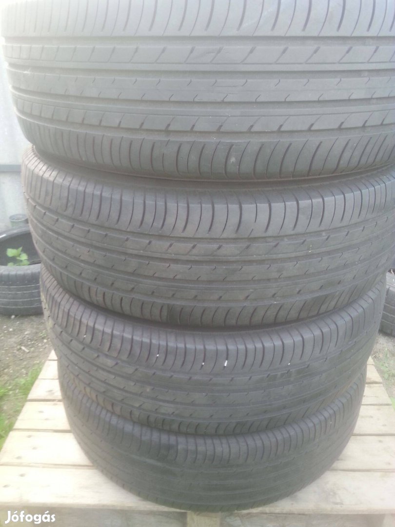 225/65R17 Yokohama 4x4 SUV nyári gumi garnitúra