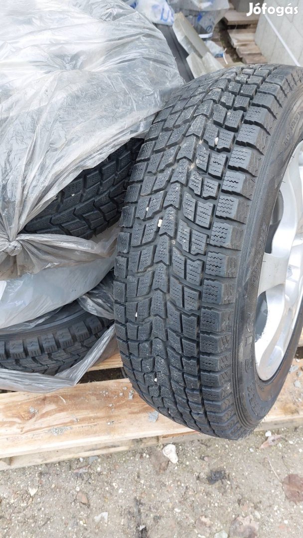 225/65R 17.Téli gumi alu felnivel.