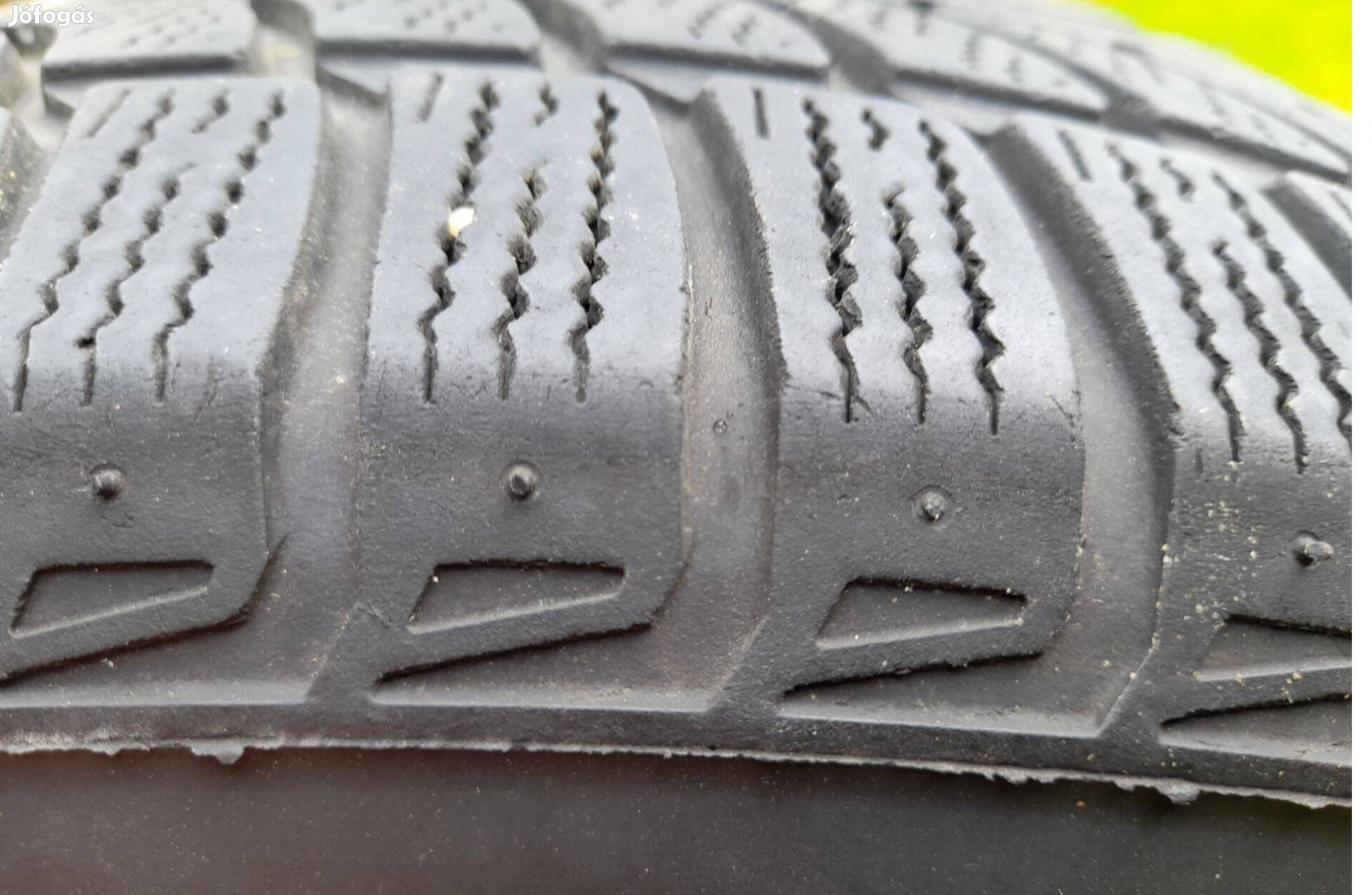 225/65/17R-102H Bridgestone Blizzak használt téli gumi