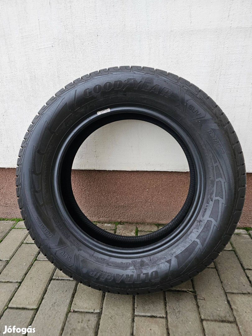 225/65 17 Goodyear téligumik eladók