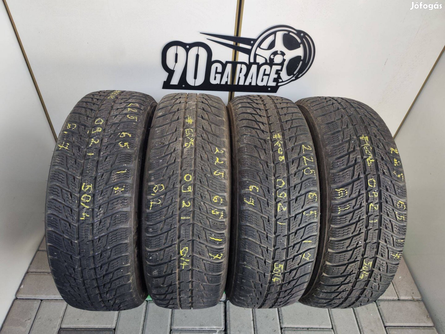225/65 R17 Nokian 4db Téligumi 90Garage #608