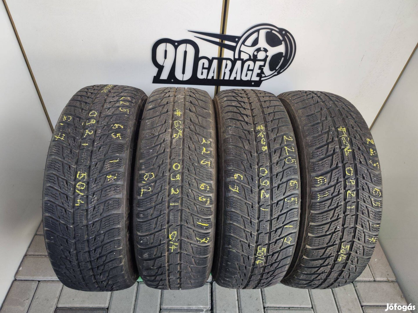 225/65 R17 Nokian 4db Téligumi 90Garage #608