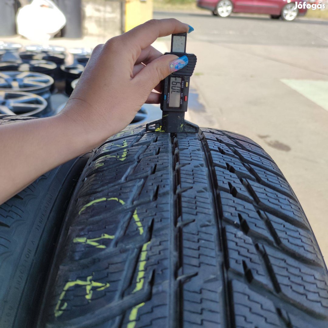 225/65 R17 Nokian téli gumi 12000ft a 2db/171/
