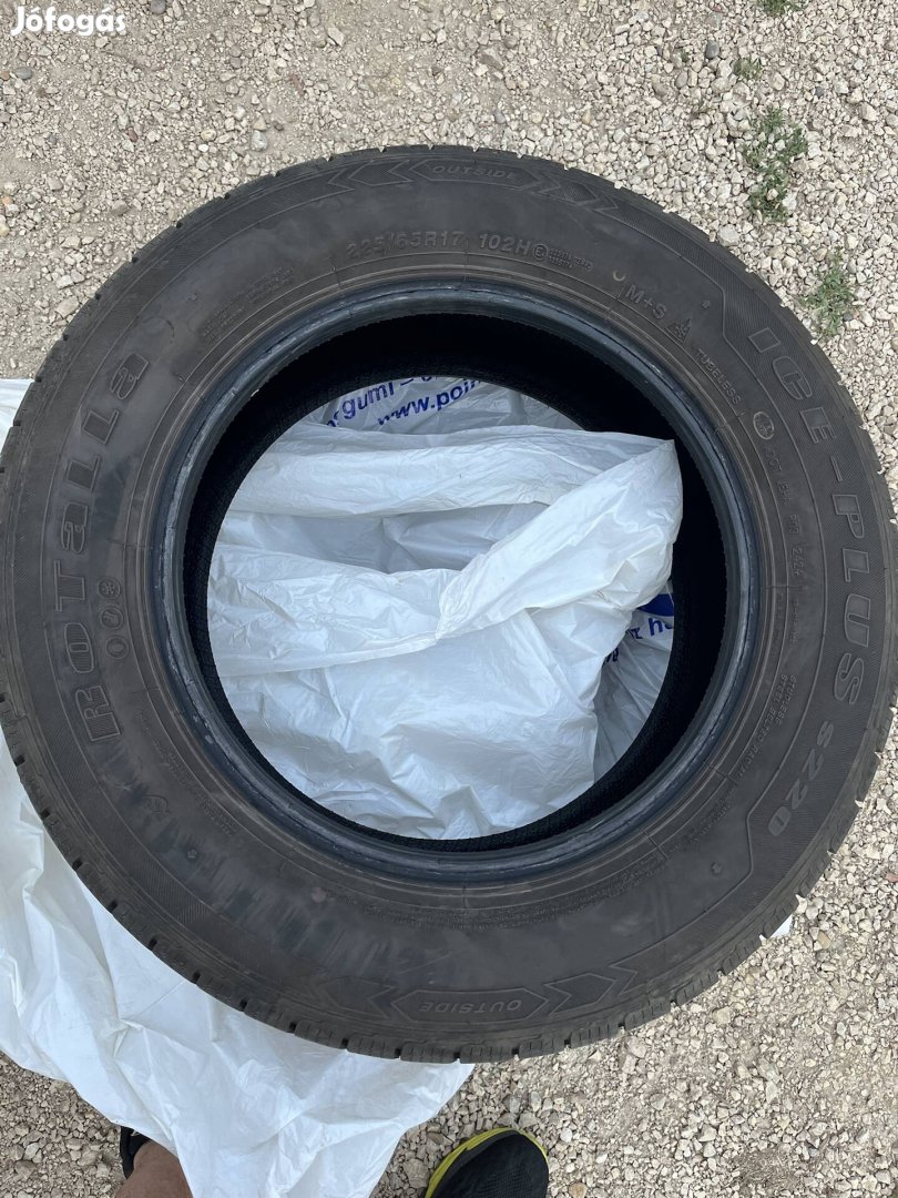225/65 r17 Rotalla S220 téligumi