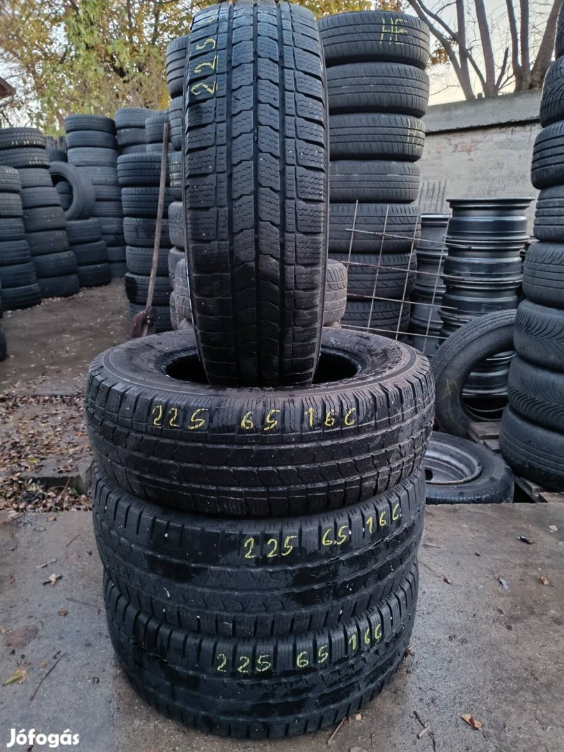 225/65r16C Maxxis téli gumi garnitúra 