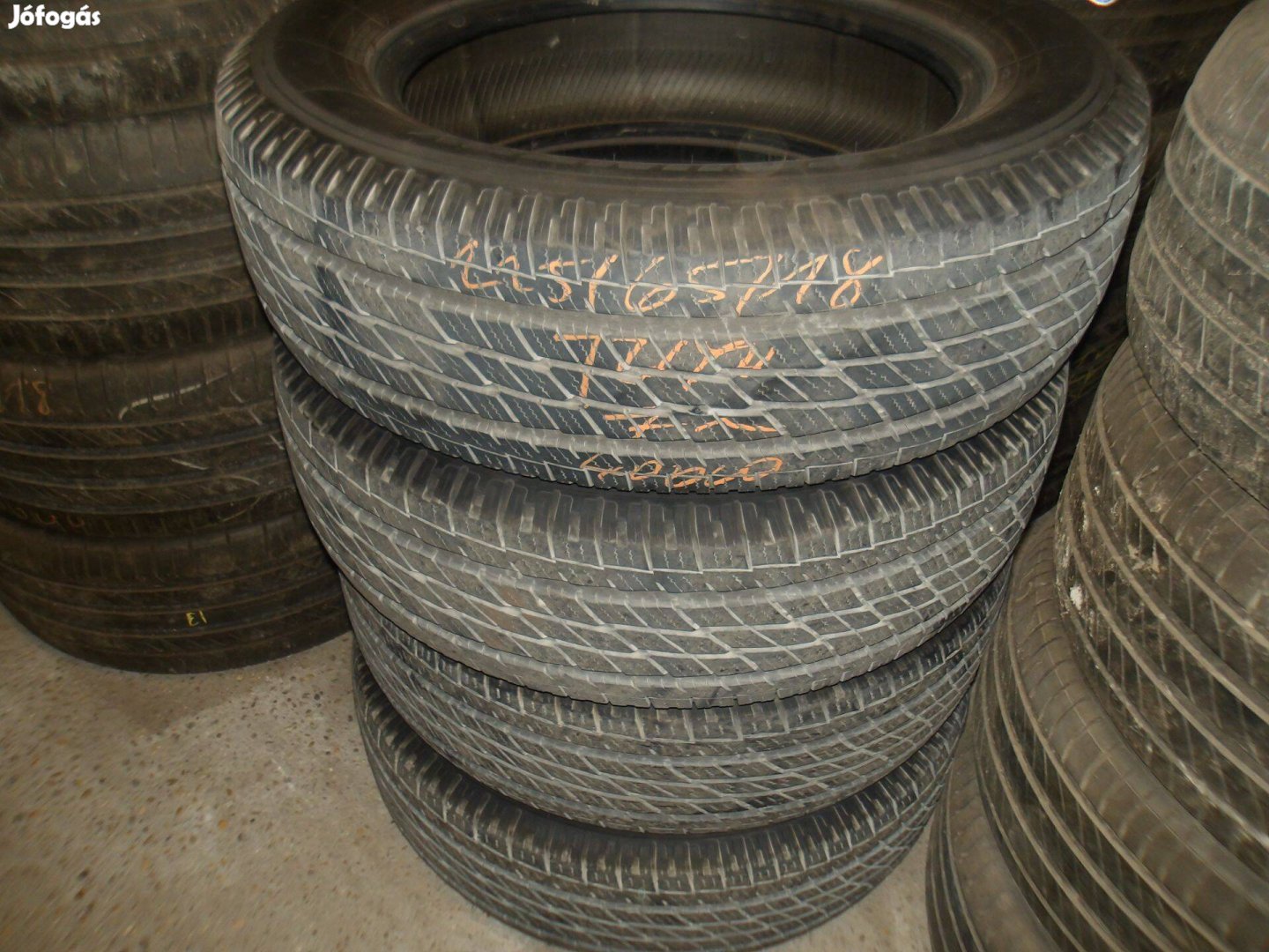 225/65r18 Toyo nyári gumi ajándék szereléssel