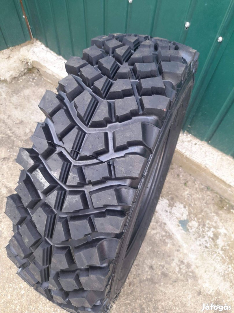 225/70R16 Cobra mintás terepgumi