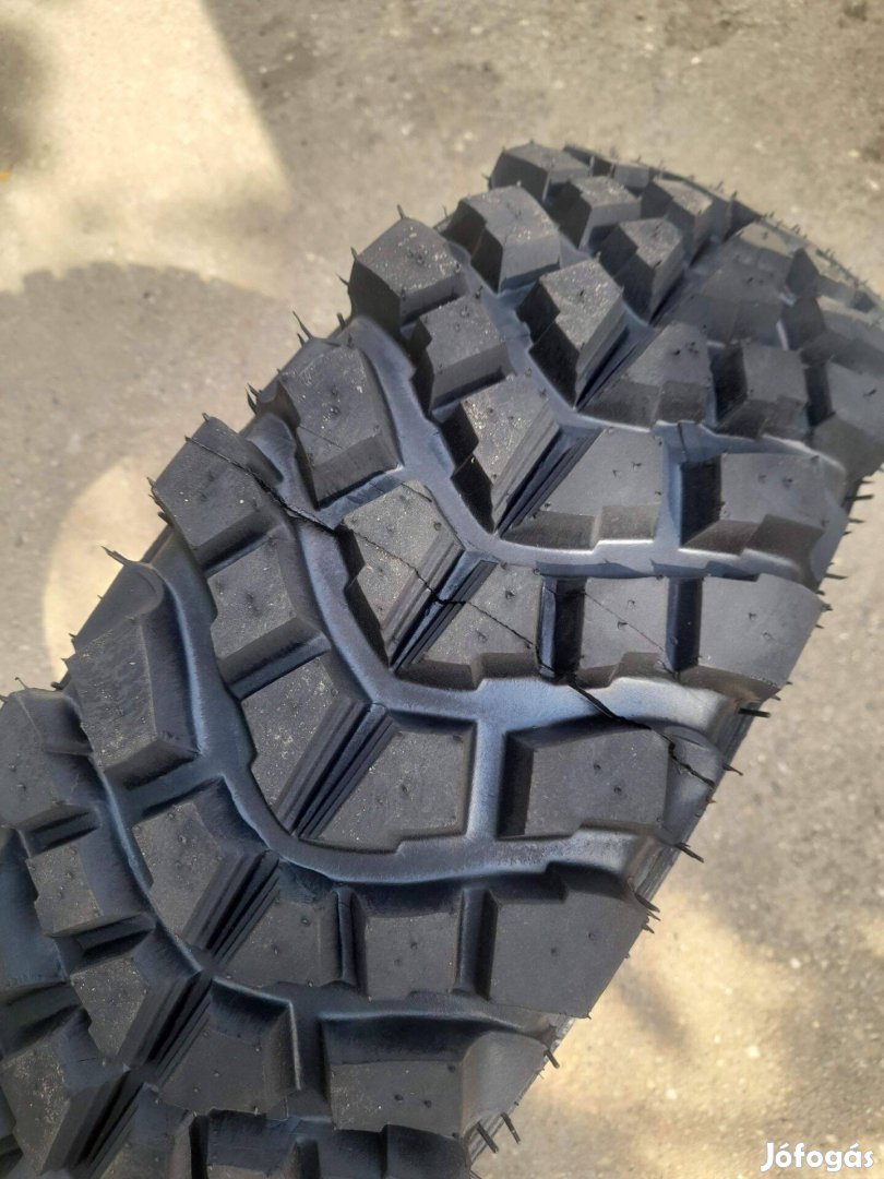 225/70R16 Sahara mintás terepgumi
