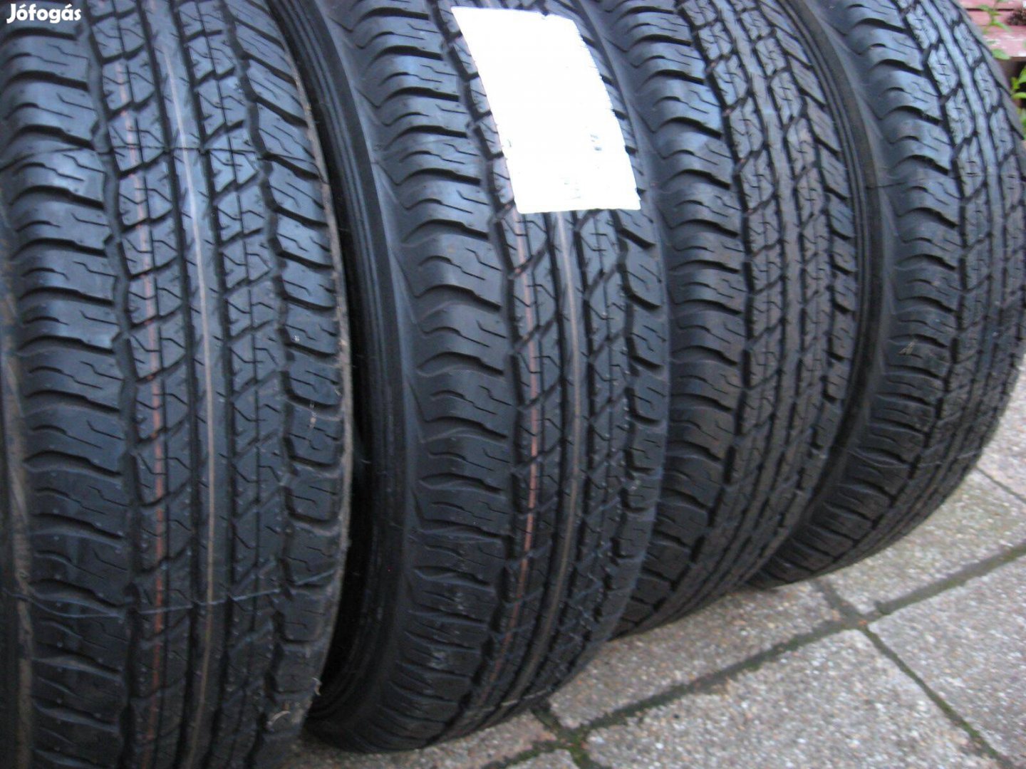 225/70R17 Dunlop terepjáró gumi 225/70 R17 235/65R17 váltója