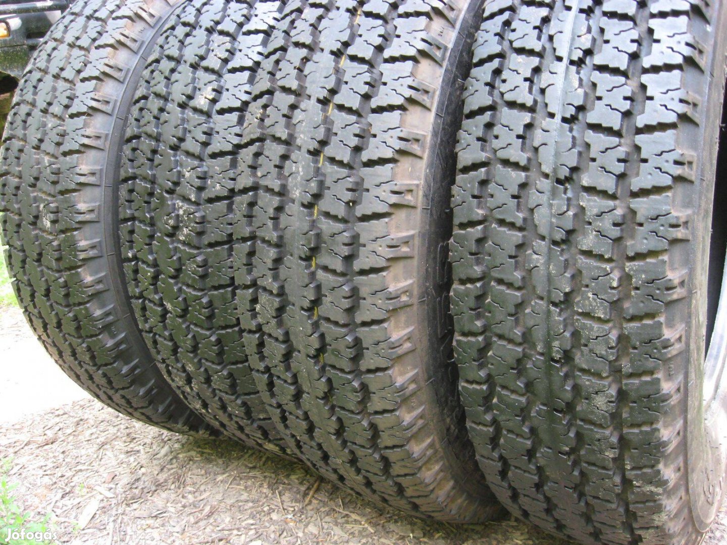 225/75R16 Radial terepgumi terepjáró gumi 225/75 R16 terep gumi AT