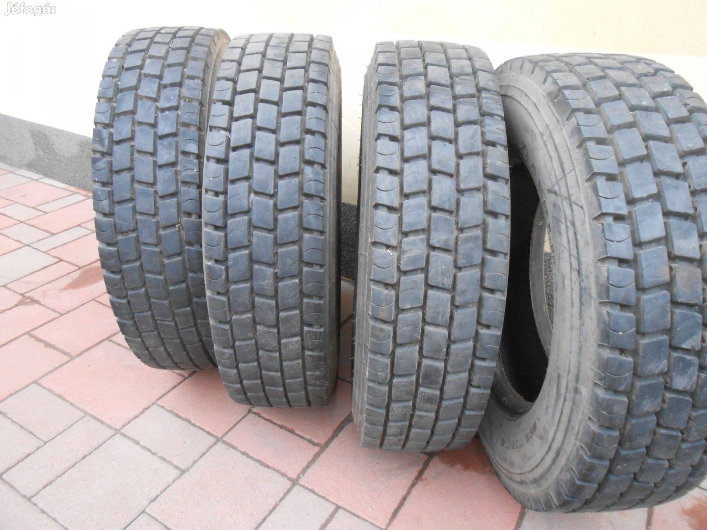225/75R17,5 Teherautó Gumi