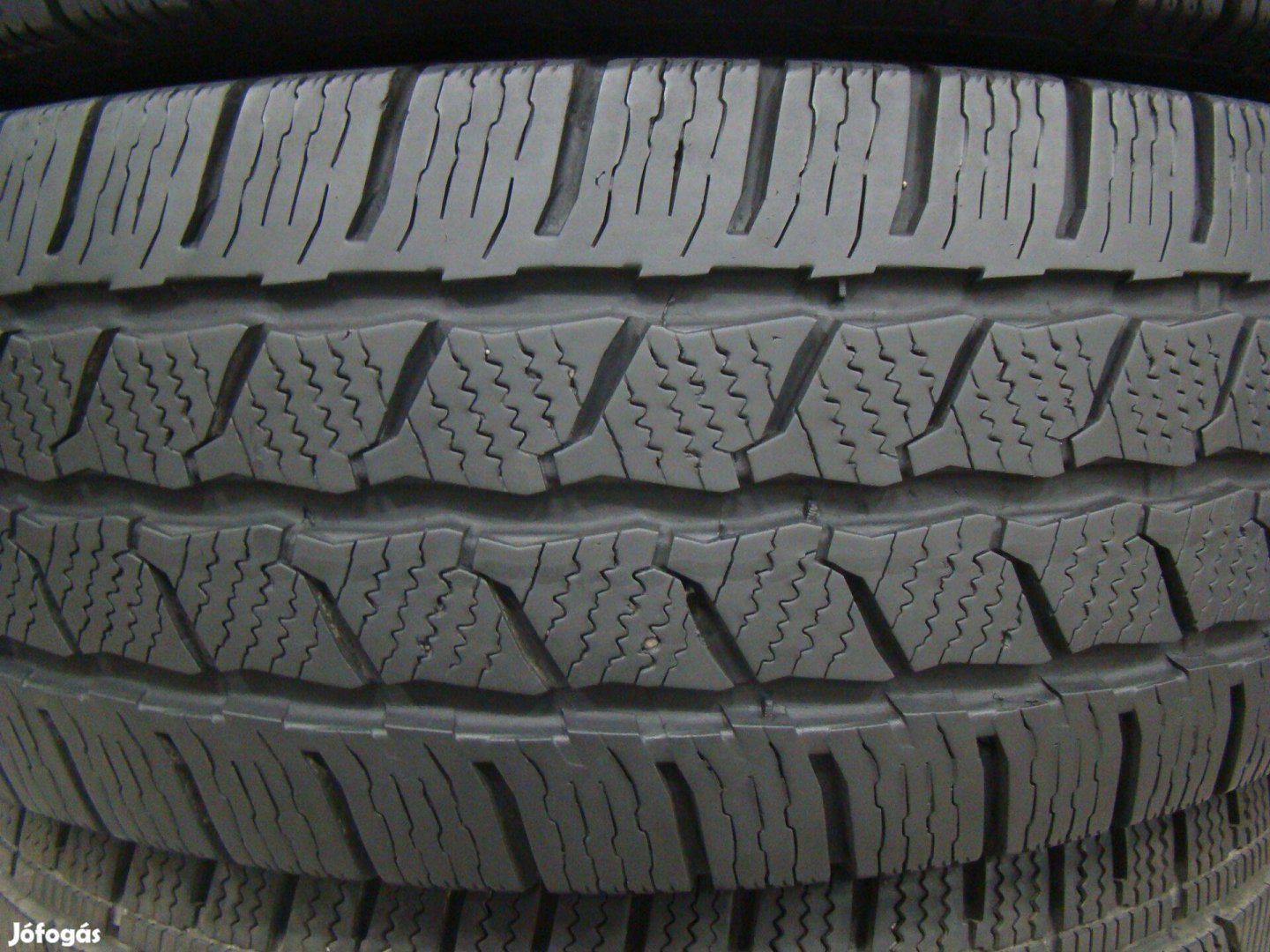 225/75 r16c Continental C-s téli gumi 225/75r16c