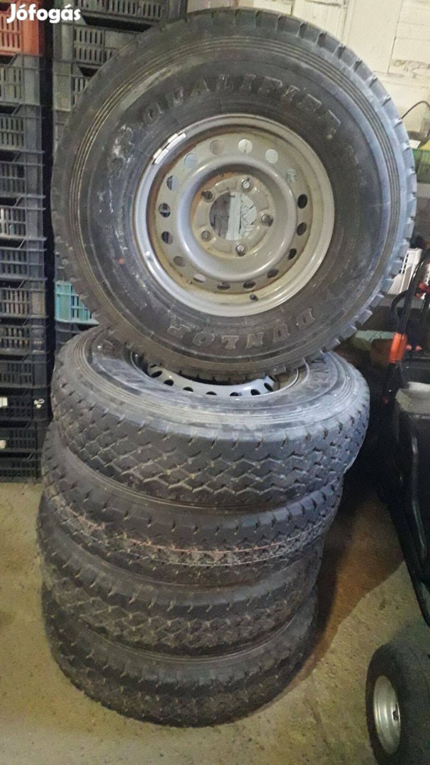 225/95R16C Dunlop SP Qualifier szinte új!