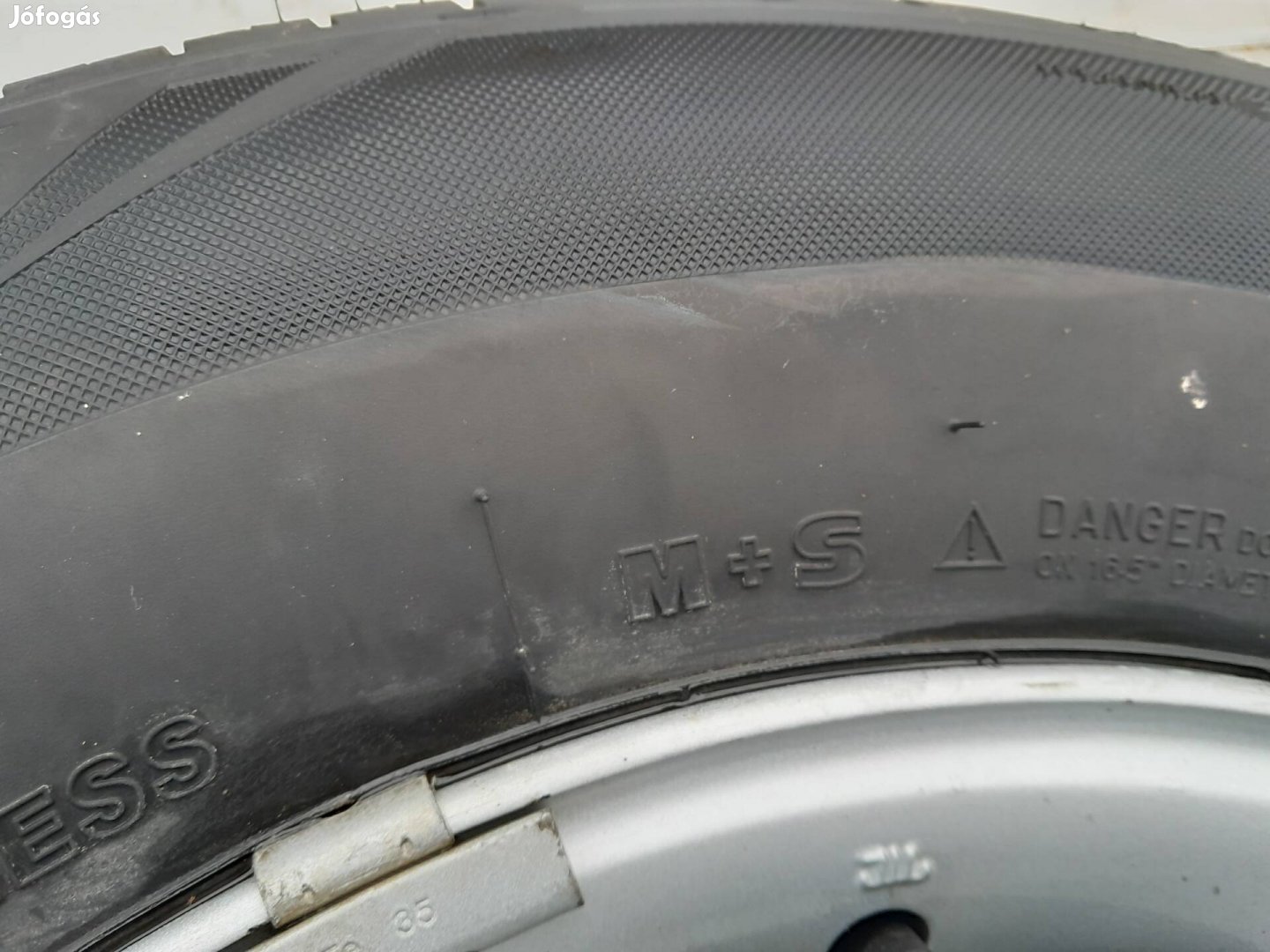 225 /75 R16 gumiabroncs újszerű 50 km futott 