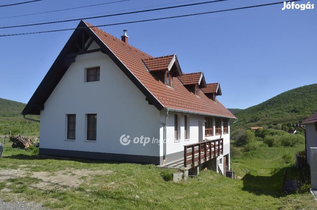 227 nm-es ház eladó Pilisszentlászló