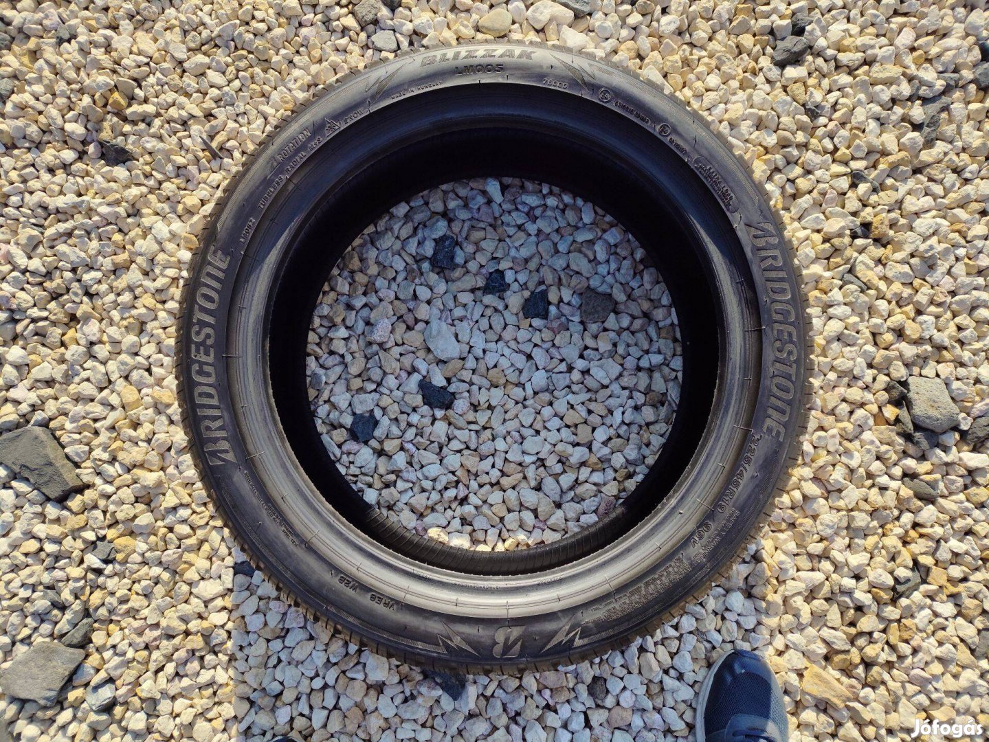 22 Bridgestone Blizzak LM005 225 45 R19 Téli gumi 1 DB