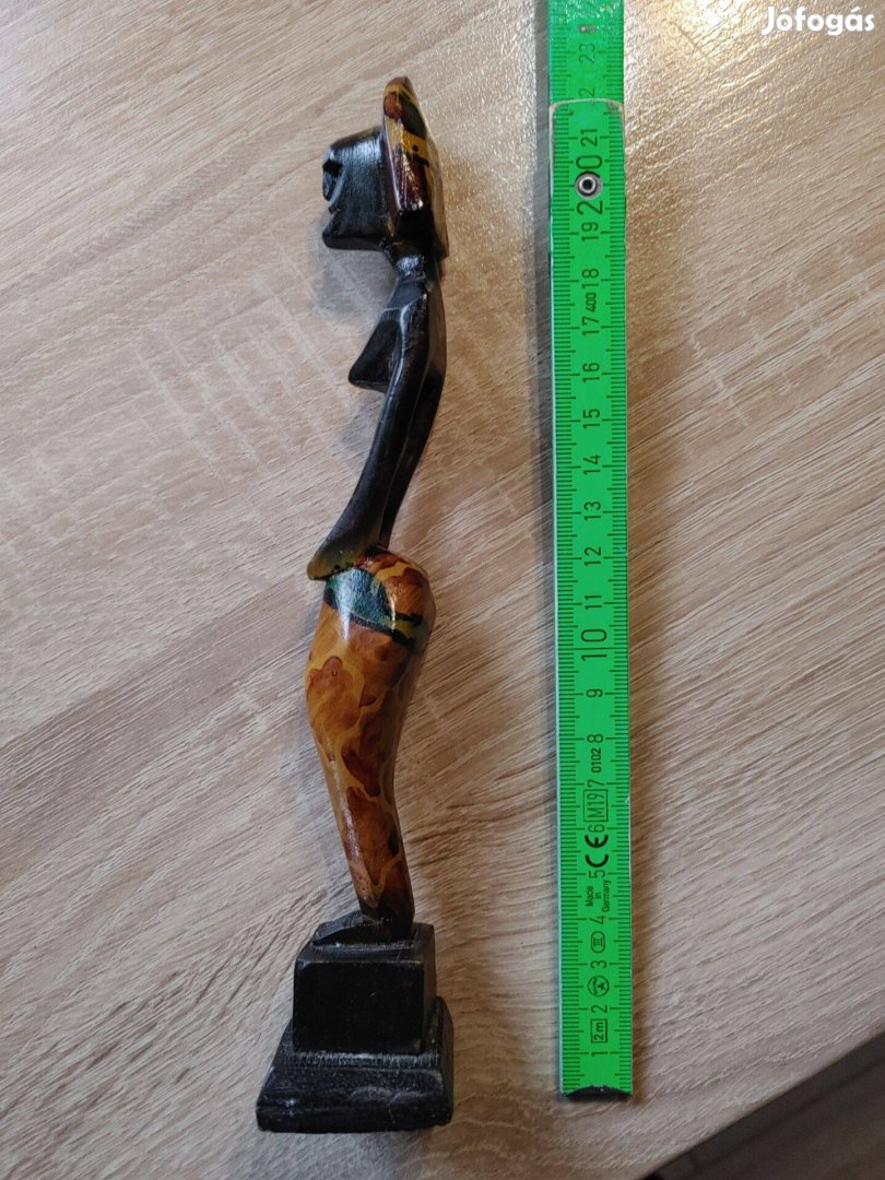 22 cm faragott afrikai szobor