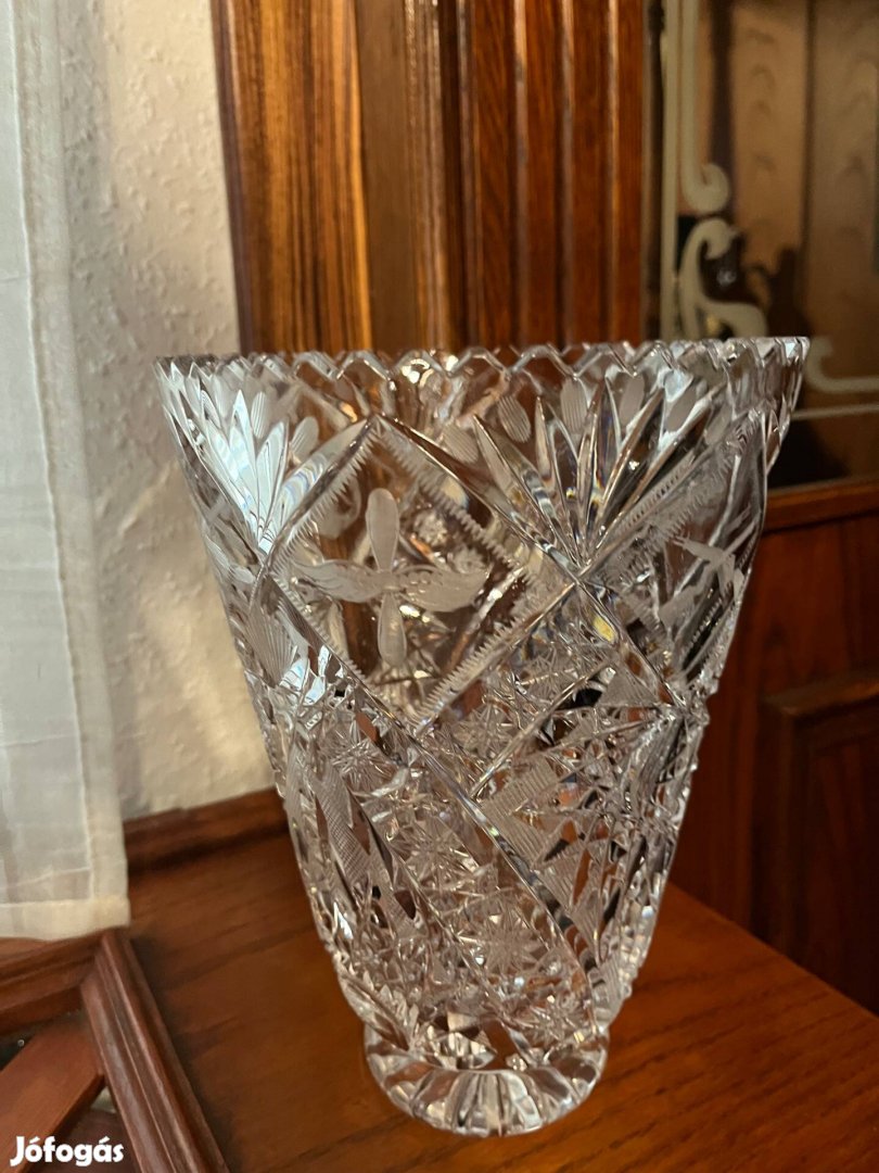 22 cm magas ólomkristály váza eladó