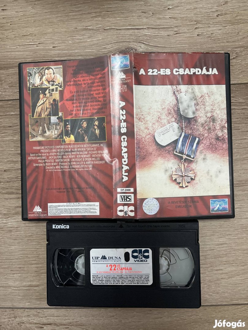 22 es csapdája vhs.   