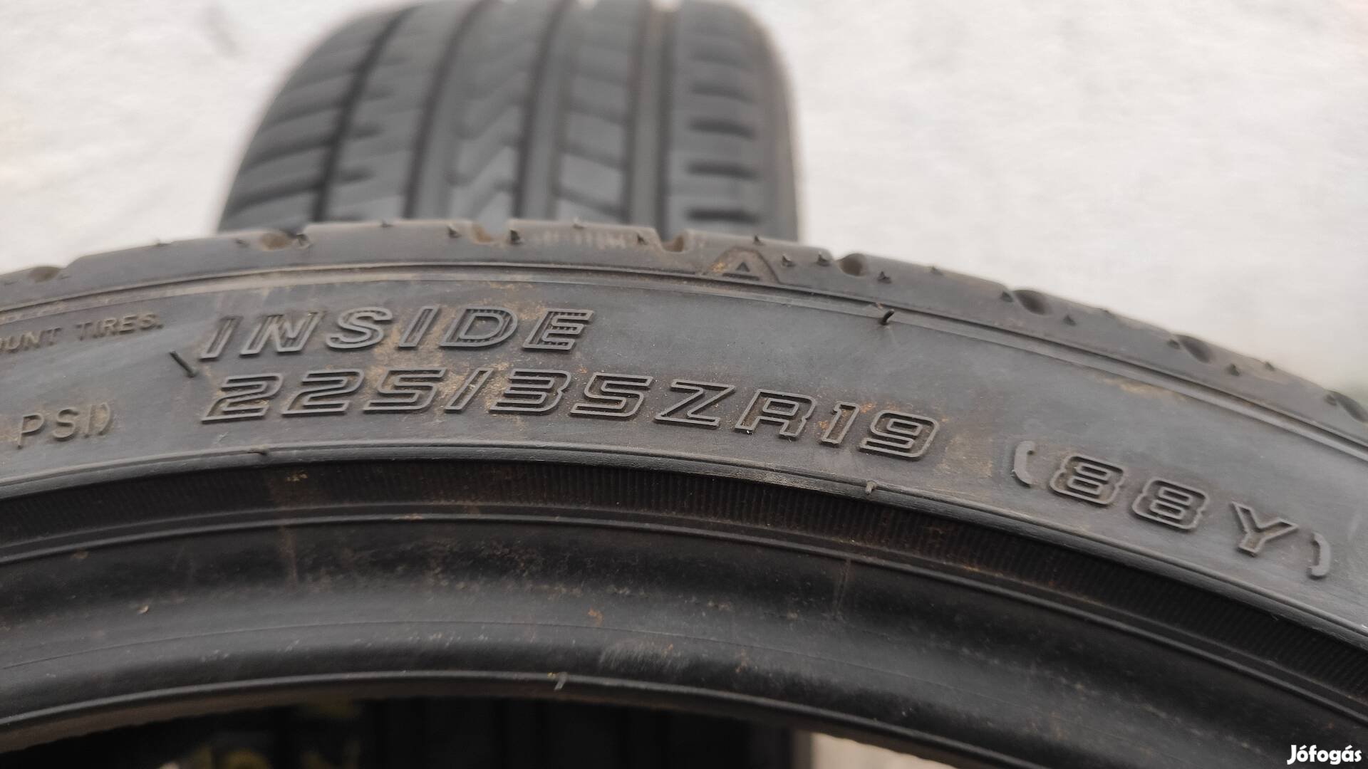 235/35R19 235/35 R19 235/35 19 235/35/19