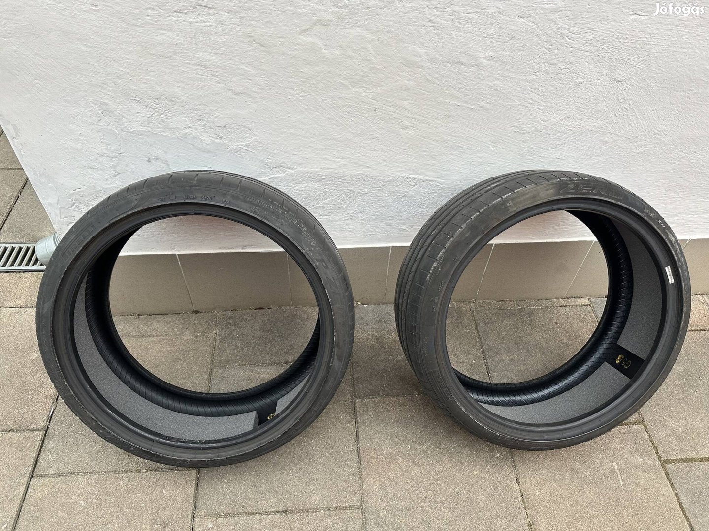 235/35R20 Pirelli nyárigumi